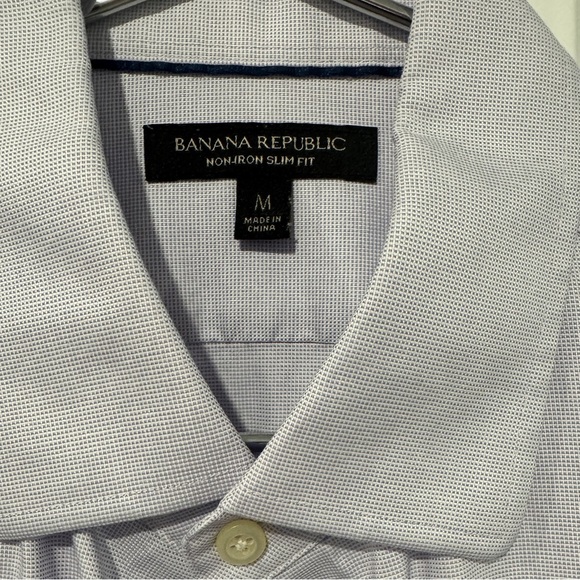 Banana Republic Men's Lavender Non-Iron Slim Fit Dress Shirt - Picture 2 of 5